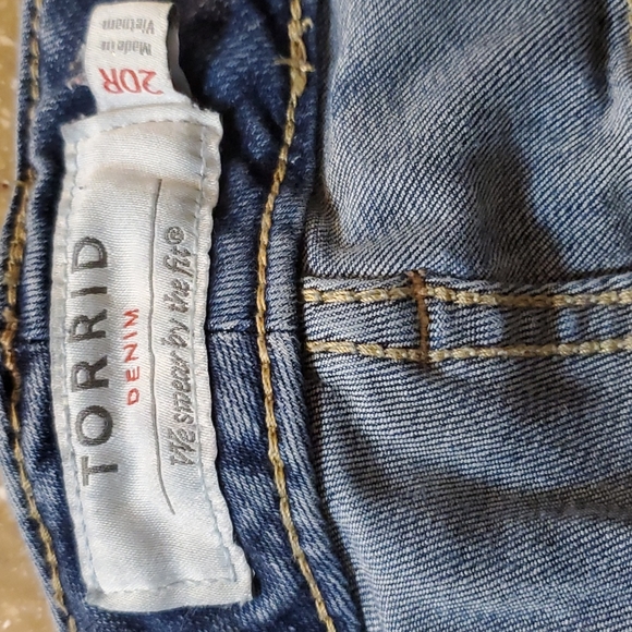 Women's size 20 Torrid Jeans - Picture 3 of 5